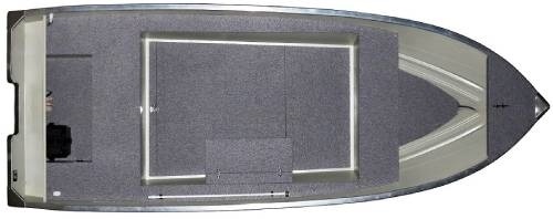 A Marine 500 Fish alumínium hajó belseje