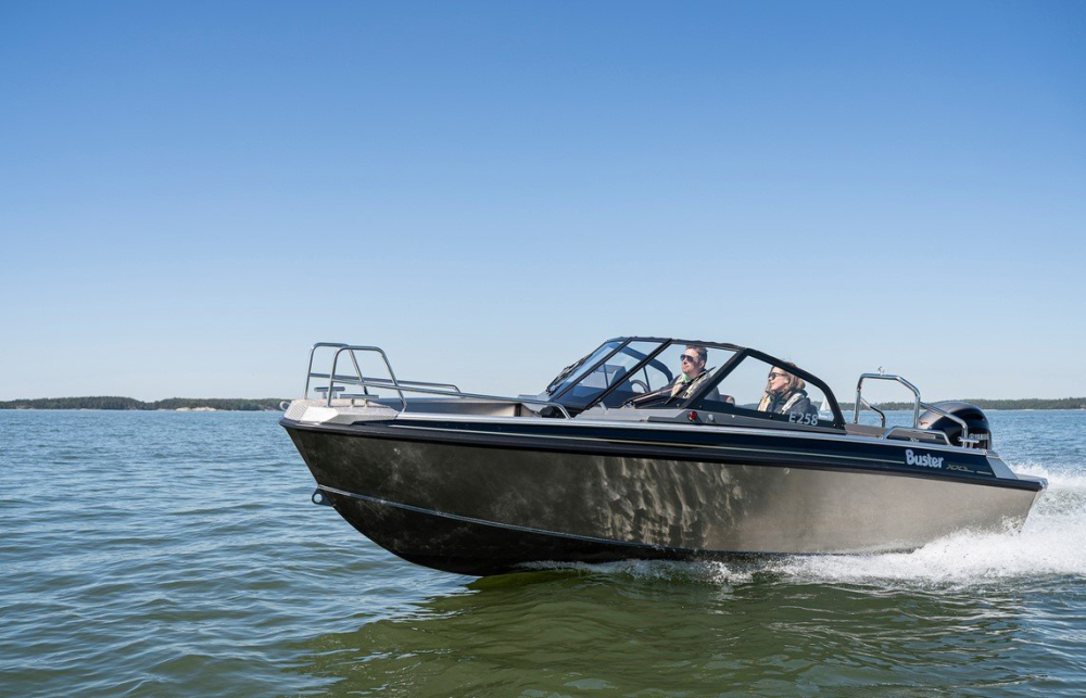BUSTER XXL VMAX 2024 alumínium motorcsónak 6,25 m + YAMAHA F150XA
