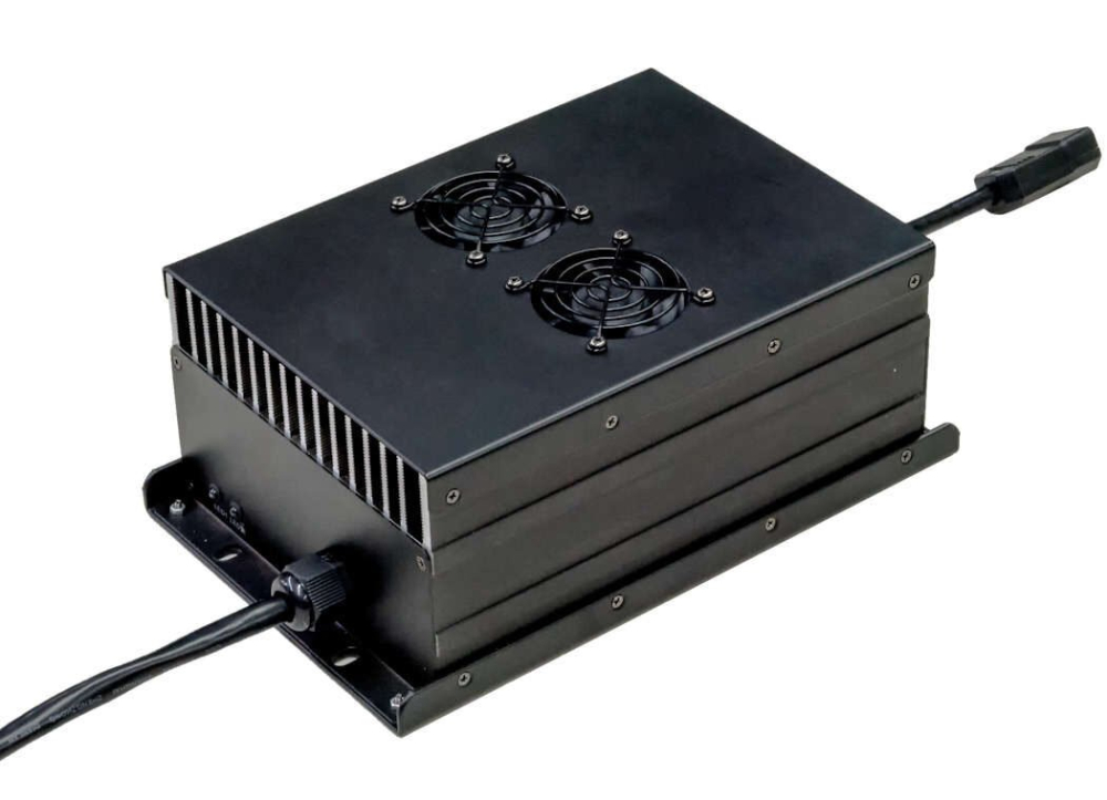 E-sorozatú akkumulátortöltő 40 amper - 230 V / aljzat