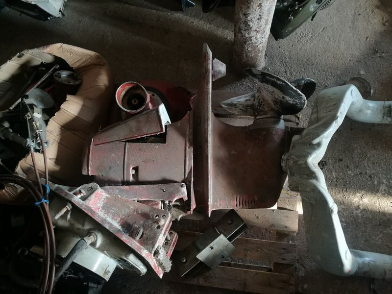 VOLVO PENTA 280 motorral működtetve