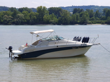 CROWNLINE 26 - kabinos motorcsónak utánfutóval