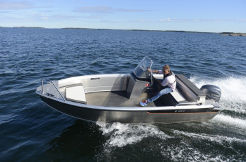 BUSTER M1 2024 oldalkonzolos motorcsónak 4,86 m + YAMAHA F40 FETL