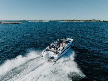 YAMARIN 88 DC 2024 + YAMAHA F300XSB2