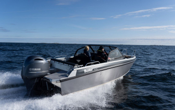 BUSTER XXL 2024 alumínium motorcsónak 6,25 m + YAMAHA F150 XC