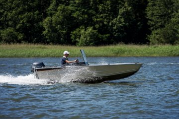 BUSTER XSr 2024 motorcsónak oldalkonzollal 4,18 m + YAMAHA F20 GEPL