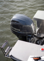 BUSTER X 2024 motorcsónak két konzollal 5,35 m + YAMAHA F70 AETL
