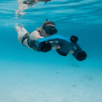 Jobe Infinity Seascooter Pro csomag víz alatti roller táskával és snorkeling készlettel