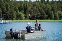 BUSTER XSr 2024 motorcsónak oldalkonzollal 4,18 m + YAMAHA F20 GEPL