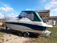 CROWNLINE 26 - kabinos motorcsónak utánfutóval