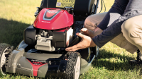 HONDA COMFORT HRX 537 HY benzinmotoros fűnyíró 53 cm, automata szivató, műanyag alváz, hidrosztatikus szelep, késkuplung, Versamow mulcsozás