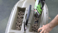 SPORTS M2 etetőcsónak 4 kg-os etetőtartállyal