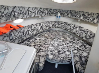 CHRIS CRAFT 232 CROWN kabinos motoros jacht konyhával és fürdőszobával
