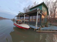 HOUSEBOAT ELADÓ – egyedi vízi lakhatás közvetlenül a Vágon, Komáromban
