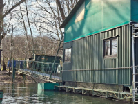 HOUSEBOAT ELADÓ – egyedi vízi lakhatás közvetlenül a Vágon, Komáromban