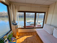 HOUSEBOAT ELADÓ – egyedi vízi lakhatás közvetlenül a Vágon, Komáromban