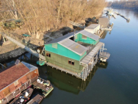 HOUSEBOAT ELADÓ – egyedi vízi lakhatás közvetlenül a Vágon, Komáromban