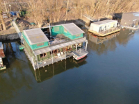 HOUSEBOAT ELADÓ – egyedi vízi lakhatás közvetlenül a Vágon, Komáromban