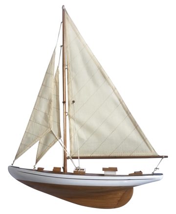 Félhajótestes vitorlás modell fából, barna/fehér – 41,5 × 52,5 cm