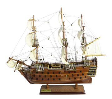 HMS Victory hadihajó-modell fából és fémből – 49 × 16,5 × 44 cm