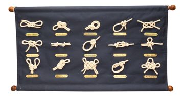 Fali tengerészcsomó-tabló vitorlavászonból és fából – 68 × 37 cm