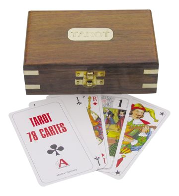 Tarot kártya fadobozban – 14,5 × 9,5 × 4,5 cm