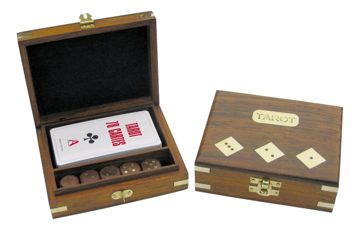 Tarot kártya és dobókocka fadobozban – 14,5 × 12 × 4,5 cm