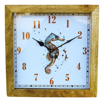 Falióra csikóhal motívummal mangófából – 30,5 × 30,5 × 6,5 cm
