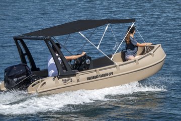 WHALY 435R polietilén műanyag csónak - 4,35 m, 200 kg