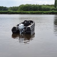 WHALY 400 polietilén műanyag csónak - 3,95 m, 210 kg