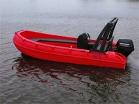 WHALY 435 polietilén műanyag csónak - 4,35 m, 186 kg