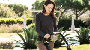 HONDA KOMFORT HRX 537 HZ benzinmotoros fűnyíró 53 cm, automata szivató, műanyag alváz, hidrosztatikus szelep, késkuplung, Versamow mulcsozás, elektromos indítás - Image 3