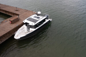 BUSTER MAGNUM CABIN alumínium motorcsónak - 7,58 m - Image 11