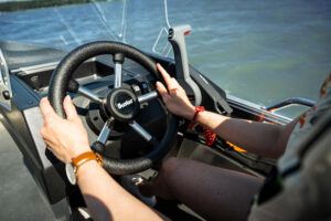 BUSTER XSr oldalkonzolos motorcsónak - 4,18 m - Image 12