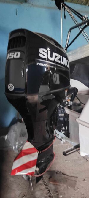 BARRACUDA 585 DC motorcsónak SUZUKI DF 150 motorral - 2022-es évjárat - Image 5