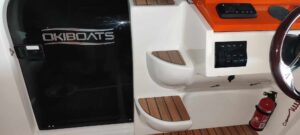 BARRACUDA 585 DC motorcsónak SUZUKI DF 150 motorral - 2022-es évjárat - Image 11