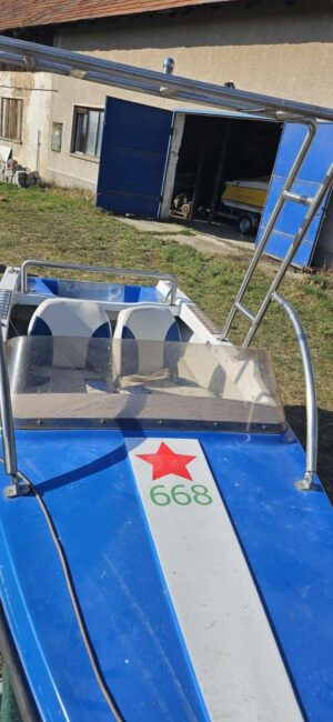 3,8 m-es laminált motorcsónak - Image 4