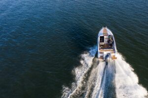 YAMARIN 60 DC 2024 motorcsónak - Image 16