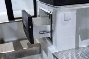 BUSTER MAGNUM CABIN alumínium motorcsónak - 7,58 m - Image 17