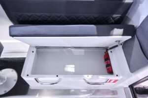 BUSTER MAGNUM CABIN alumínium motorcsónak - 7,58 m - Image 18