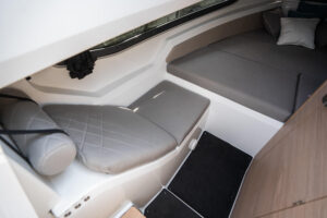 YAMARIN 80 DC 2024 motorcsónak - Image 24