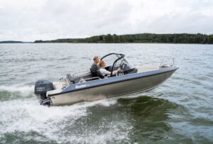 BUSTER X kétkonzolos motorcsónak - 5,35 m - Image 3