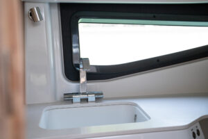 YAMARIN 80 DC 2024 motorcsónak - Image 26