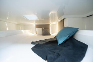 YAMARIN 80 DC 2024 motorcsónak - Image 27