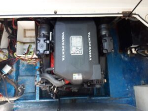 CROWNLINE 26 kajutová motorová yachta s prívesom - Image 13