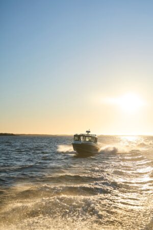 BUSTER MAGNUM CABIN alumínium motorcsónak - 7,58 m - Image 4