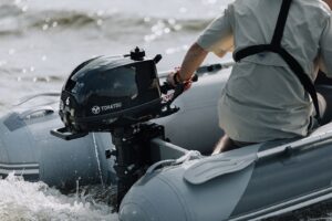 Tohatsu MFS 6D SS külső csónakmotor 12 literes külső tartállyal - Image 4