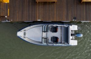 BUSTER X kétkonzolos motorcsónak - 5,35 m - Image 4