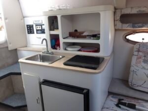 CROWNLINE 26 kajutová motorová yachta s prívesom - Image 12