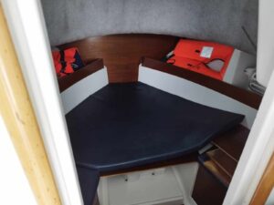 BENETTEAU ANTARES 6.2 kabinos motorcsónak - gyártási év 1999 - Image 10