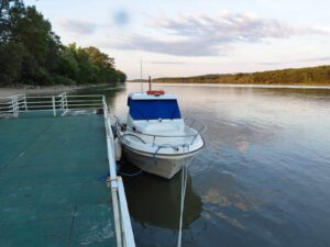 BENETTEAU ANTARES 6.2 kabinos motorcsónak - gyártási év 1999 - Image 4